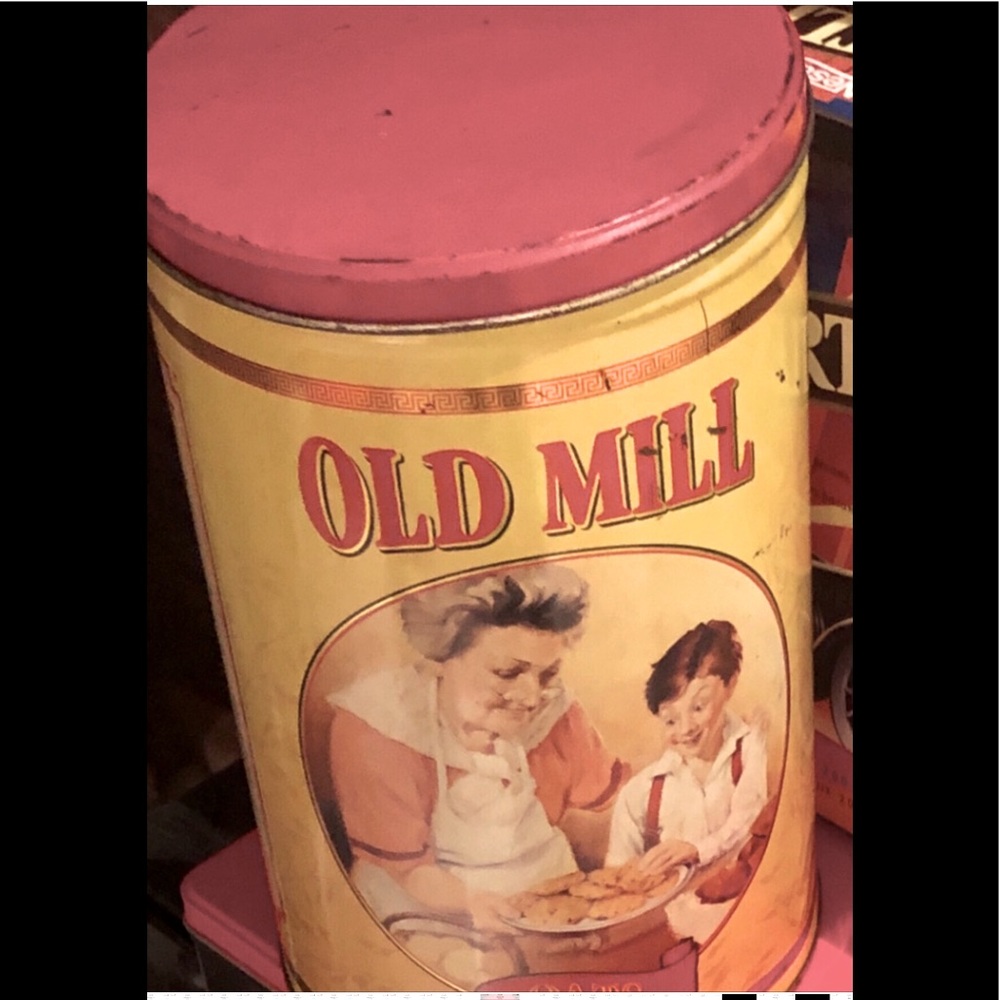 Vintage collectible tin old mill oats